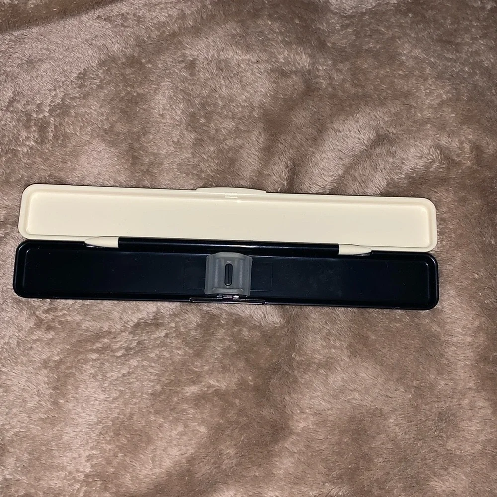Snoopy chopstick holder with Charlie Brown - Picture 2 of 2